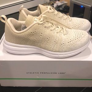 APL techloom pro sneakers. Size 9.5